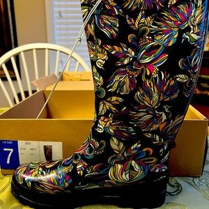 Sakroots rain boots, multi colored. Never worn
